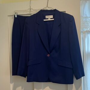 Vintage Classic Liz Claiborne Cobalt Blue Suit (Straight Skirt+Jacket)